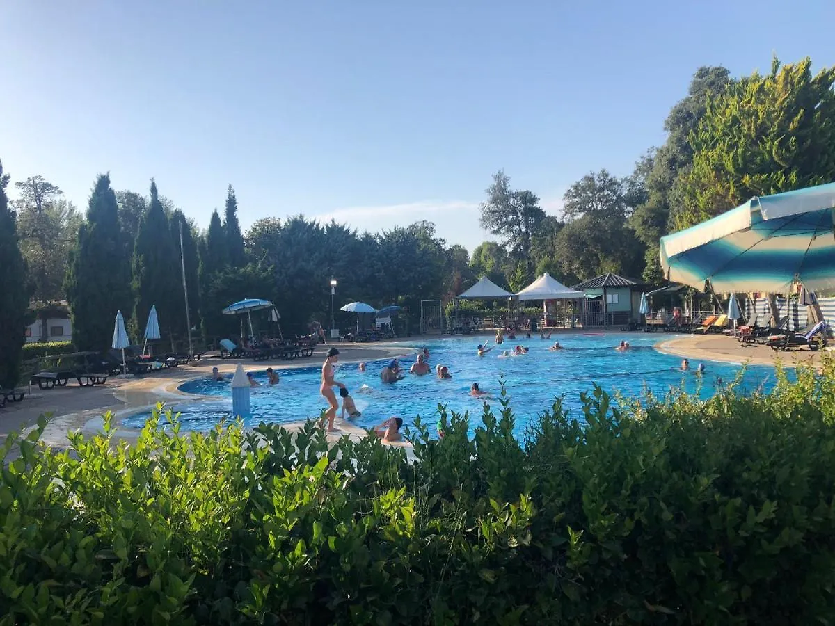 Zona Rosa 5 Chalet Mit Klimaanlage Und Wlan Viareggio